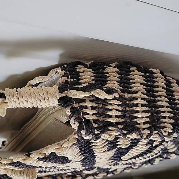 Sole Society | Round Boho Weaved Purse - Picture 11 of 12